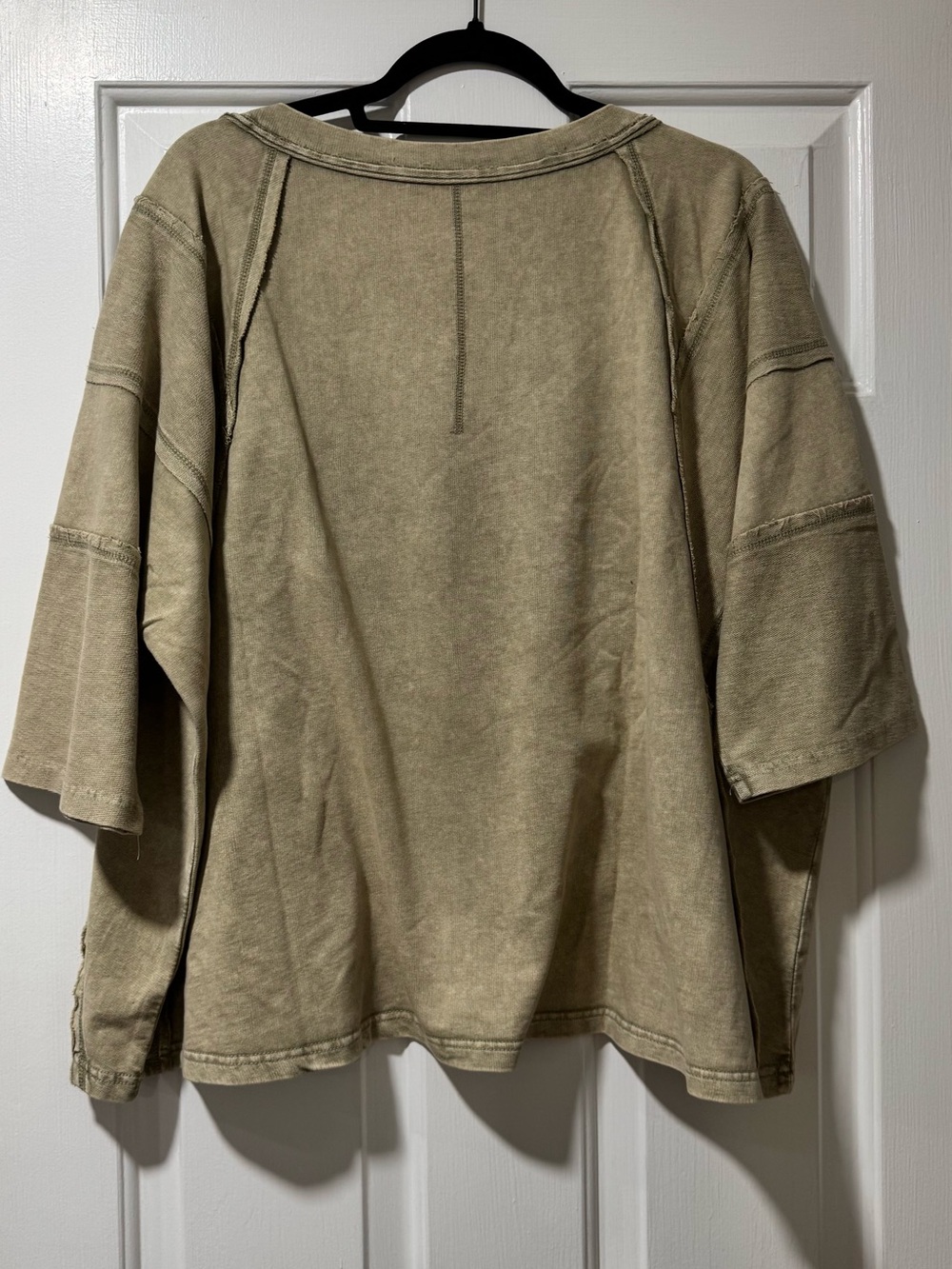 NWT Easel Oversized Top with Raw-Seam Detail - Picture 2 of 2